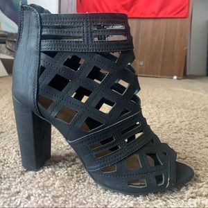 Black zip-up block heels :)